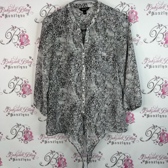 Jessica blouse snake print black white pattern Monochrome Patterned Blouse - Picture 1 of 10